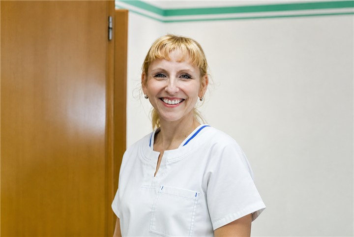Dr. Monique Winkler in der Praxis